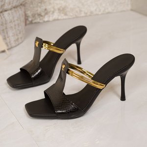 Chaussures pour femmes à talons aiguilles tendance et polyvalentes, nouvelle collection été 826, bout ouvert, tête carrée, style français, vente en gros - Product Image 4
