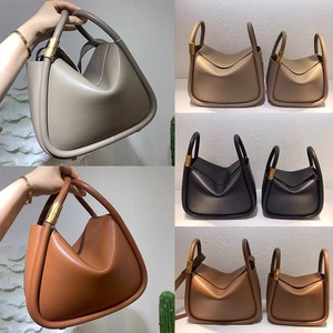 Женская однотонная сумка через плечо - Product Image 5