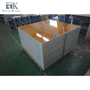 Plancher de danse en bois jaune à grain de bois, assemblable et démontable - Product Image 6