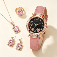Montre à quartz pour femme avec cadran rond de 33 mm, bracelet en PU, collier carré en strass, bague et boucles d'oreilles – Coffret cadeau