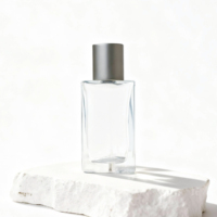 Flacon de parfum en verre pyramidal triangulaire avec vaporisateur et bouchon, flacon diffuseur de roseaux transparent rechargeable
