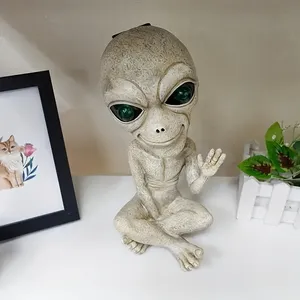 Estatua de alienígena con energía Solar, decoración de jardín de resina para Patio, regalo al aire libre para <span class=keywords><strong>el</strong></span> nuevo hogar, decoración al aire libre para amantes del vecindario - Product Image 3