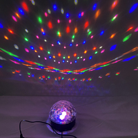 Lumière de boule magique LED pour fête, projecteur de lumière étoilée nocturne pour Noël, projecteur d'étoiles avec haut-parleur, lumière de scène KTV