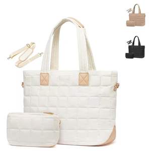 Sac fourre-tout matelassé léger et surdimensionné personnalisé avec logo, idéal pour ordinateur portable, infirmière ou voyage, pour femme - Product Image 1