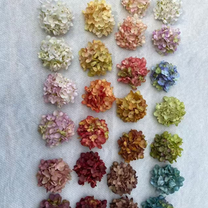 Flores Artificiales de Hortensias de Seda Vintage Fabricadas por la Fábrica FLS, Ideales para Decoración de Hoteles y Hogares - Product Image 4