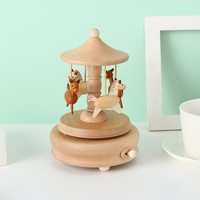 Boîte à musique en bois artisanale personnalisée en gros, mini orang-outan, jouet carrousel ballerine pour enfants, rotation manuelle, style européen