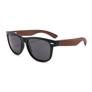 Nouvelles lunettes de soleil en bois rétro avec rivets, en <span class=keywords><strong>bambou</strong></span>, polarisées UV400, monture complète, protection solaire, lunettes de soleil tendance pour hommes - Product Image 6