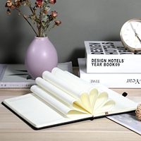 Carnet universel à couverture rigide horizontal, adapté pour écrire des notes de travail avec porte-stylo