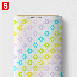 Tissu en voile de coton Bessi 100% coton biologique avec un motif géométrique coloré et mignon imprimé, léger pour les vêtements des enfants - Product Image 6