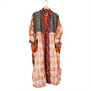 Kimono Japonés Vintage Elegante Hecho a Mano, 100% Seda, Tejido Transpirable, con Parches, Cuello en V, Cierre con Cordón, Largo Completo, para Mujer - Product Image 1