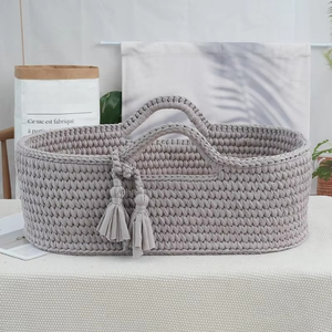 Cesta para cambiar pañales de bebé de ganchillo de algodón hecha a medida con colchón impermeable Cesta de Moisés para bebé - Product Image 3