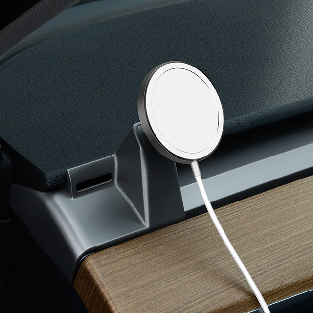 Universal Mobile Phone Holder Magnetic Wireless Charging Stand for Tesla Model 3 Model Y for SmartPhone 13pro 13 12