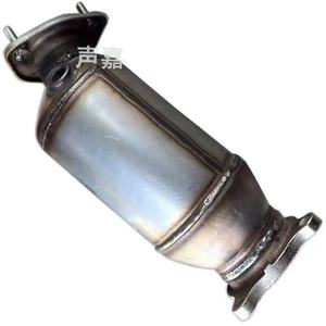 Convertidor catalítico de tres vías de alta calidad apto para Audi A4L 2.0T 2014-2021 - Product Image 1