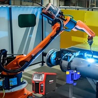 Robot industriel KUKA KR16 R2010-2 à 6 axes avec positionneur, source d'alimentation, charge utile de 16 kg, indice de protection IP67, poste de soudage automatique à l'arc