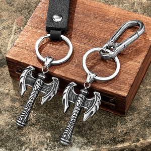 Porte-clés en métal double hache, style viking nordique, pendentif en alliage de zinc avec sangle en cuir ou mousqueton, cadeau unisexe, breloque - Product Image 1