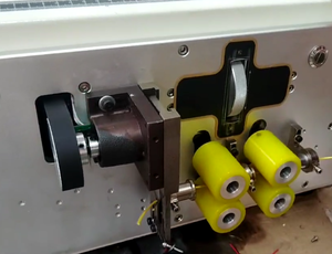 Mesin pemotong kawat otomatis, mesin pemotong pengupasan kabel komputer, pengolahan efisiensi tinggi - Product Image 3