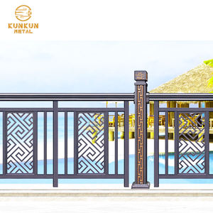 Pannello a Doghe in Composito Legno-Plastica WPC per Recinzione Privacy di Giardini e Balconi, con Telaio in Lega di Alluminio e Pali Metallici - Product Image 4