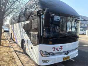 Luxe Gebruikte Touringcarbus Te Koop 50 Zitplaatsen Lhd Manual Euro 3 Touringcarbus Zk6128 Met Dieselmotor - Product Image 2