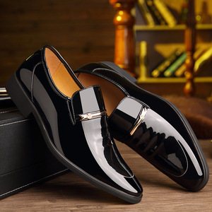 Chaussures <span class=keywords><strong>de</strong></span> mariage pour hommes en cuir verni souple et confortable, style business, à bout pointu, avec coussinets en cuir - Product Image 2