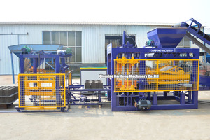 Machine à poser des blocs de béton QT6-15, machine à fabriquer des pavés, machine à fabriquer des blocs de béton, <span class=keywords><strong>prix</strong></span> de la machine à fabriquer des blocs de béton - Product Image 3