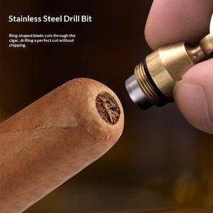 <span class=keywords><strong>Ciseaux</strong></span> <span class=keywords><strong>à</strong></span> cigares portables <span class=keywords><strong>haut</strong></span> <span class=keywords><strong>de</strong></span> <span class=keywords><strong>gamme</strong></span> <span class=keywords><strong>de</strong></span> luxe léger et perforateur <span class=keywords><strong>de</strong></span> cigares, accessoires <span class=keywords><strong>de</strong></span> fumeur avec carte d'aspiration, coffret cadeau, vente en gros - Product Image 2