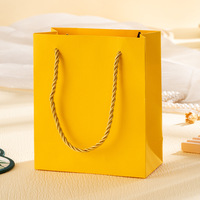 Sac en papier de luxe écologique recyclé rose avec ruban pour bougies artisanales, logo personnalisé imprimé, estampage à chaud, laser or brillant