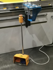 <span class=keywords><strong>SUDA</strong></span> Hydraulische <span class=keywords><strong>CNC</strong></span>-Abkant presse mit hochwertigem Werkzeug für langlebige Leistung - Product Image 6