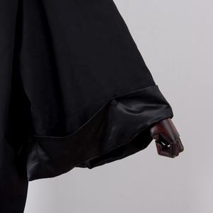 Robe et toge judiciaire traditionnelle noire de qualité supérieure pour avocats et magistrats - Product Image 4