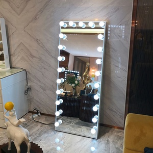 Miroir de Coiffeuse LED Moderne Docarelife avec Haut-parleurs Sans Fil et Éclairage, à Poser sur Table pour Chambre et Salon, 2 Prises et 2 Ports USB - Product Image 6