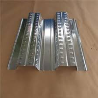 Plancher en carton ondulé ouvert, pratique pour la pose de canalisations, dalle de base pour usine à plusieurs étages