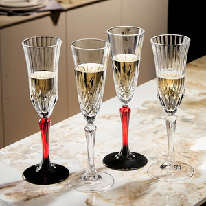 Nuovo Calice in Cristallo Intagliato Stile Europeo per Flûte 201-300ml, Bicchiere Romantico per <span class=keywords><strong>Vino</strong></span> Frizzante - Product Image 2