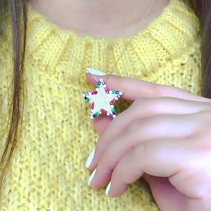 Collar con Colgante de Estrella Grande con Micro Pavé de Circonitas Cúbicas Brillantes y Piedras de Colores, Regalo de Navidad 2023 - Product Image 2