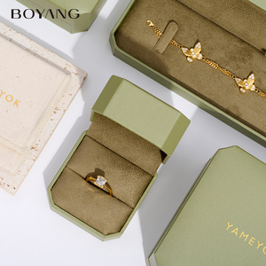 Boyang Custom verde di lusso orecchino anello ciondolo collana confezione portagioie in plastica - Product Image 6