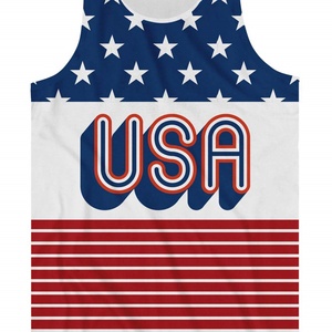 Muestra tu patriotismo con esta elegante camiseta sin mangas para hombre con el símbolo estadounidense, diseños llamativos de EE. UU., tejida en 100% algodón de secado rápido. - Product Image 3