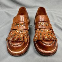 Mocassins personnalisés Goodyear Welted en cuir de cheval lavé et cloutés, teints à la rouleau, cuir tanné en tambour, chaussures teintées à l'objectif
