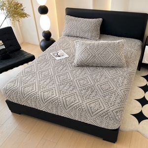 <span class=keywords><strong>Ensemble</strong></span> de couvre-<span class=keywords><strong>lit</strong></span> Jacquard tissé Jacquard en velours chaud taffle <span class=keywords><strong>Ensemble</strong></span> de couvre-<span class=keywords><strong>matelas</strong></span> de style américain Drap-housse 3 pièces pour l'hiver - Product Image 1