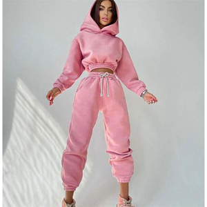 Pantalon de survêtement personnalisé évasé en velours de haute qualité pour femmes survêtements unis surdimensionnés avec décoration de patchs à capuche - Product Image 1