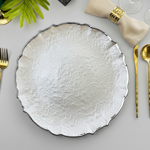 Assiettes de présentation en verre transparent avec bordure florale argentée antique pour la décoration de table de mariage, banquets, événements et réceptions - Product Image 2
