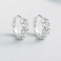 Romantische S925 Silber Zirkon Blumen Huggie-Ohrringe 925 Sterling Silber Florale Creolen