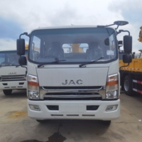 Camion grue de levage JAC 4x2 avec grue à flèche droite XCMC SQ125SK2 de 5 tonnes certifiée CE