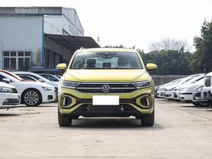 Prix ​​abordable, VW <span class=keywords><strong>T</strong></span> <span class=keywords><strong>Roc</strong></span>, SUV 5 portes, 5 places, <span class=keywords><strong>T</strong></span>-<span class=keywords><strong>ROC</strong></span>, boîte de vitesses à double embrayage à sec à 7 rapports, traction avant, conduite à gauche, essence - Product Image 1