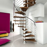 Escalier d'hôtel en acier et bois, design contemporain en métal, escalier droit intérieur, colonne centrale