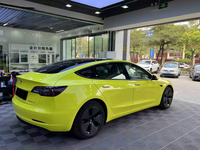 Autocollant de covering automobile PET jaune 1,52*18M, à canaux d'air, sans bulles, à changement de couleur, anti-rayures, anti-UV, avec remises d'usine