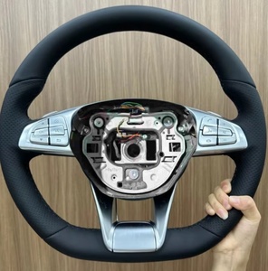 พวงมาลัยหนังคาร์บอนไฟเบอร์แบบ Facelift สำหรับรถยนต์เมอร์เซเดส-เบนซ์ สำหรับ <span class=keywords><strong>Mercedes</strong></span>-<span class=keywords><strong>Benz</strong></span> GLE CLA 45 C6S C43 E63 <span class=keywords><strong>AMG</strong></span> GT W212 W204 W205 - Product Image 1