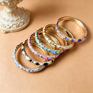 Al por mayor, Nuevas pulseras retro de aleación chapada en oro para mujer, con diseño floral de diamantes cloisonné, estilo vintage chino inspirado en esmalte abierto - Product Image 1