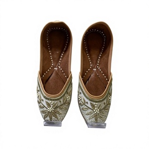 Vente en gros BS INTERNATIONAL Chaussures plates à lacets pour femmes, style traditionnel indien, très confortables, en cuir véritable, tendance mode - Product Image 5