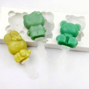 Molde de silicona reutilizable para helados y gelatinas con 3 cavidades, forma de dibujos animados, con tapa y palo, OEM/ODM - Product Image 1