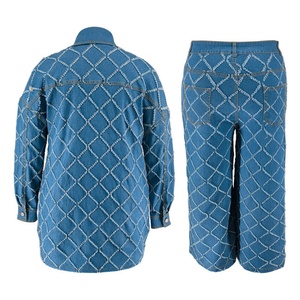 Ensembles en jean décontractés pour femmes grandes tailles tendance 2025, motif uni avec manteau à manches longues et cardigan à franges - Product Image 4