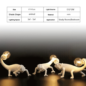 Lampe de bureau chameleon au design nordique moderne, lampe de table créative en résine pour salon et chambre à coucher - Product Image 4