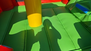 DFRL Château gonflable commercial en PVC sur le thème de la sauvetage des chiots, avec toboggan combiné et château de saut du héros canin, installation facile pour la location événementielle - Product Image 2